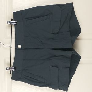 Athleta Trekkie Gray Cargo Athletic Hiking Stretch Shorts 6